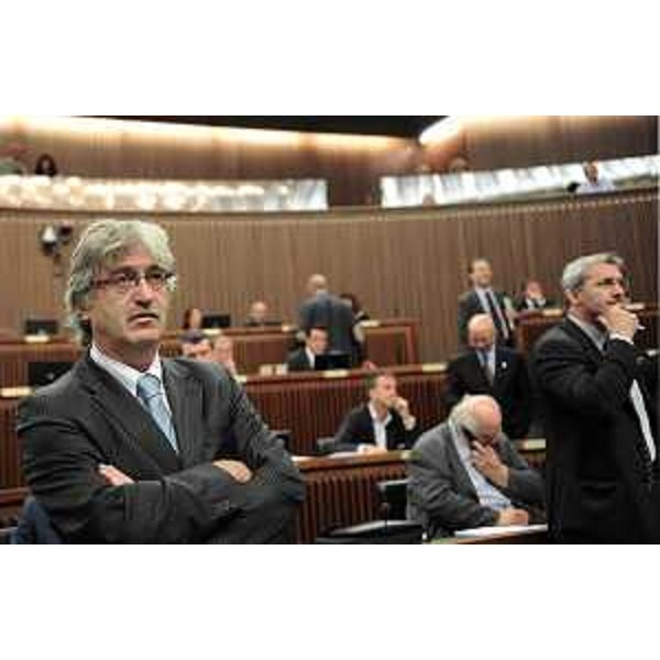 Renzo Tondo (Presidente Friuli Venezia Giulia) nel corso della riunione consiliare che ha eletto Franz presidente del Consiglio regionale. (Trieste 28/09/10)