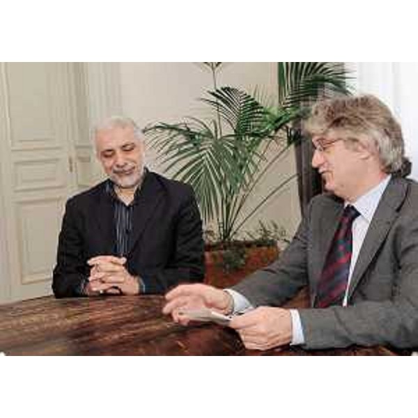 Renzo Tondo (Presidente Friuli Venezia Giulia) e Mohsen Amin Zadeh (Titolare Ufficio consolare Repubblica Islamica dell'Iran in Milano) nella sede della Regione. (Trieste 29/09/10)
