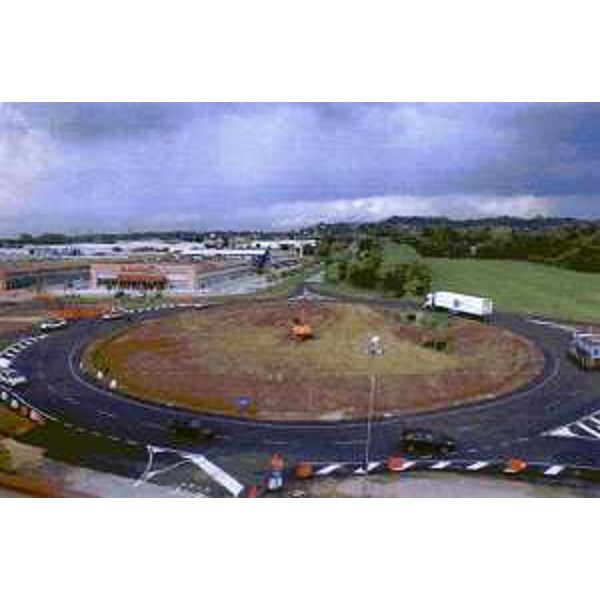 I lavori che hanno preceduto la realizzazione della rotatoria che elimina l'incrocio a raso tra la 464 "di Spilimbergo" e la provinciale 10 in comune di Fagagna (UD)