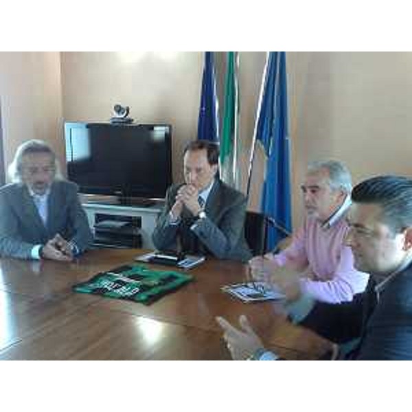 Luca Ciriani (Vicepresidente FVG e Assessore regionale Attività produttive) alla conferenza stampa di presentazione dell'accordo sull'apposizione del logo della Regione sulle maglie del Pordenone Calcio a 5. (Pordenone 04/10/10)