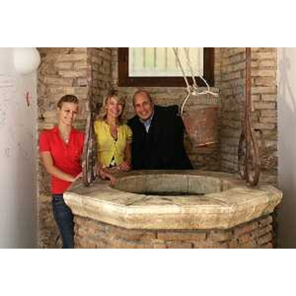 Veronica Olivier (Attrice), Federico Moccia (Regista cinematografico) e Federica Seganti (Assessore regionale) alla presentazione della partecipazione del Team Amori alla 42a Barcolana di Trieste. (Roma 05/10/10)