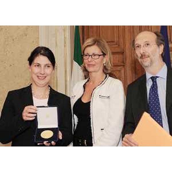 Katja Hessel (Viceministro Economia, Infrastrutture, Trasporti e Tecnologie Land Baviera), Sandra Savino (Assessore regionale Risorse economiche e finanziarie) e Riccardo Riccardi (Assessore Viabilità e Trasporti FVG), in occasione della visita della delegazione istituzionale e commerciale bavarese alle strutture logistiche del FVG, nel palazzo della Regione. (Trieste 07/10/10)