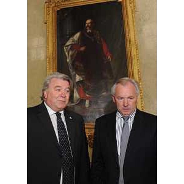 Elio De Anna (Assessore regionale Sport) e Gerhard Doerfler (Governatore Carinzia) nel corso dell'incontro di approfondimento sulle potenzialità di collaborazione tra Friuli Venezia Giulia e Carinzia nei settori dello sport e del turismo. (Trieste 14/10/10)