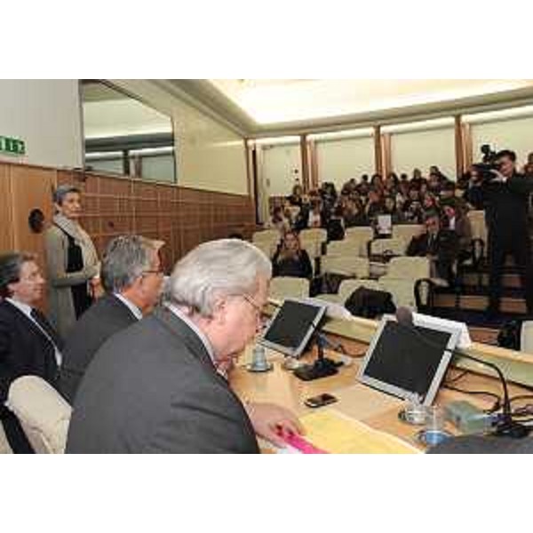 Elio De Anna (Assessore regionale Sport) al convegno "Languages meet sport. Intercultural dialogue for inclusion", all'Auditorium Allianz. (Trieste 15/10/10)