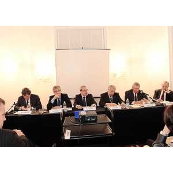 Renzo Tondo (Presidente Friuli Venezia Giulia) al convegno "Energia e sviluppo economico" nella sede della Confindustria di Trieste. (Trieste 15/10/10)