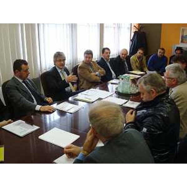 Renzo Tondo (Presidente Friuli Venezia Giulia) nel corso della visita alla Cartiera Burgo. (Tolmezzo 18/10/10) 
