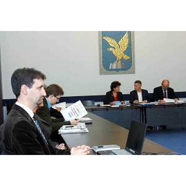 Riccardo Illy (Presidente Regione Friulil Venezia GIulia) ritratto durante la conferenza stampa sul potenziamento del servizio di Statistica della Regione. (Trieste 30/11/06)