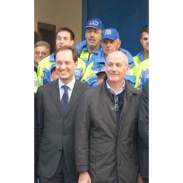 Luca Ciriani (Vicepresidente e assessore regionale Ambiente, Energia e Politiche Montagna, delegato Protezione civile) e Franco Gabrielli (Vice capo Dipartimento Protezione civile) alla fine del sopralluogo delle zone a rischio della regione. (Palmanova 23/10/10) 