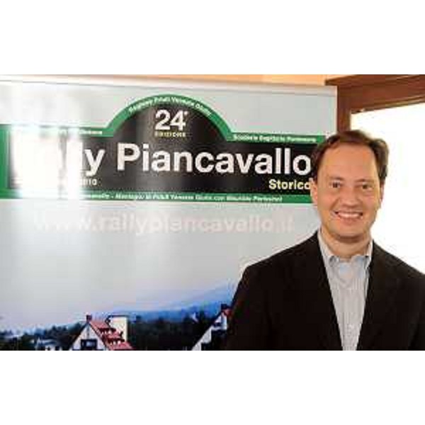 Luca Ciriani (Vicepresidente e assessore regionale Ambiente, Energia e Politiche Montagna, delegato Protezione civile) alla conferenza stampa di presentazione della 24a edizione del Rally di piancavallo. (Pordenone 23/10/10)