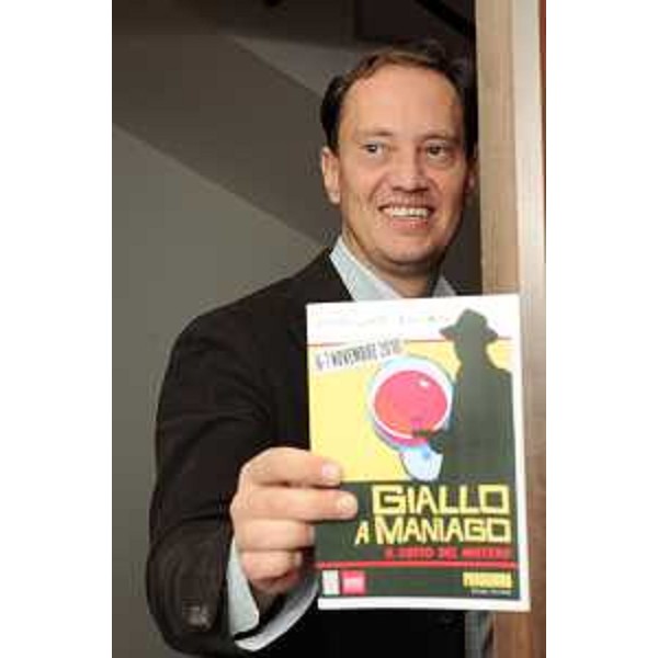 Luca Ciriani (Vicepresidente e assessore regionale Ambiente, Energia e Politiche Montagna, delegato Protezione civile) alla conferenza stampa di presentazione di "Giallo a Maniago. Il gusto del mistero". (Pordenone 23/10/10)