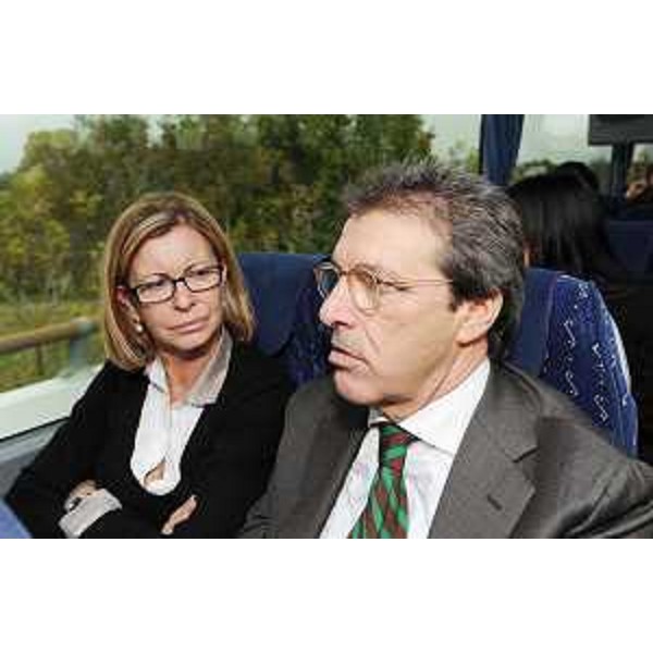 Sandra Savino (Assessore regionale Finanze, Patrimonio e Programmazione FVG) e Isidoro Gottardo (Deputato) all'apertura dell'A28. (Pordenone 23/10/10)