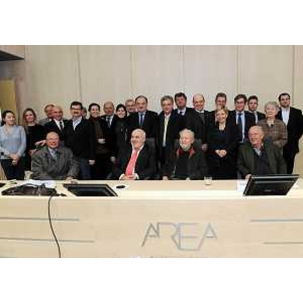 Roberto Molinaro (Assessore regionale Rierca) e Giancarlo Michellone (Presidente AREA Science Park) ricevono una delegazione di imprenditori corregionali all'estero, nella sede di AREA Science Park. (Trieste 26/10/10)