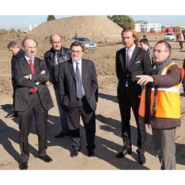 Riccardo Riccardi (Assessore Viabilità FVG) e Renato Chisso (Assessore Viabilità Veneto) nel corso del sopralluogo ai cantieri per la realizzazione di un nuovo casello autostradale a Meolo (VE) sulla A4. (Meolo 29/10/10)