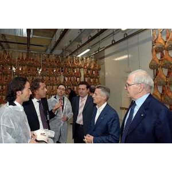 Riccardo Illy (Presidente Regione Friuli Venezia Giulia) con Enzo Marsilio (Assessore regionale alle risorse agricole, naturali, forestali e montagna), Mario e Vladimir Dukcevich (presidente e amministratore delegato del Gruppo) all'inaugurazione del Prosciuttificio "Principe" a S. Daniele. (San Daniele del Friuli 30/11/06)