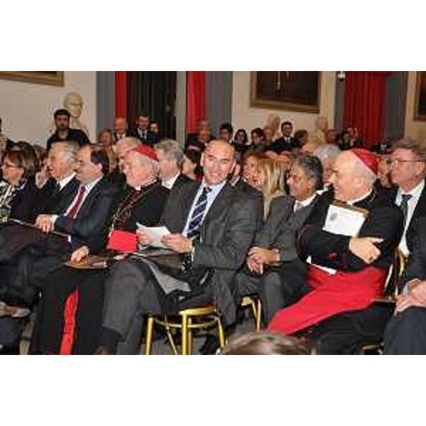 Le personalità riunite in Campidoglio per la cerimonia di consegna del "Premio Giovanni da Udine" tra cui Maurizio Franz (Presidente del Consiglio regionale FVG) e Roberto Molinaro (Assessore Istruzione, Università, Ricerca, Famiglia, Associazionismo e Cooperazione). (Roma, 09/11/2010)