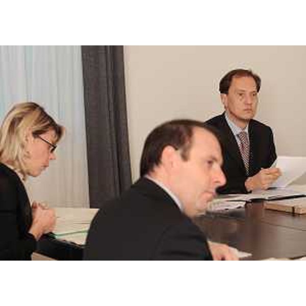 Federica Seganti (Assessore regionale Attività produttive, delegato Polizia locale e Sicurezza), Claudio Violino (Assessore regionale Risorse rurali, agroalimentari e forestali) e Luca Ciriani (Vicepresidente FVG e assessore regionale Ambiente, Energia e Politiche Montagna, delegato Protezione civile) nel corso della riunione della Giunta regionale. (Udine 12/11/10)
