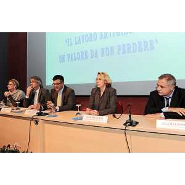 Sandra Savino (Assessore regionale Finanze), Renzo Tondo (Presidente Friuli Venezia Giulia), Dario Bruni (Presidente Confartigianato Trieste), Stefania Craxi (Sottosegretario Esteri), Giulio Camber (Senatore) al convegno "Il lavoro artigiano: un valore da non perdere", alla Stazione Marittima. (Trieste 15/11/10)