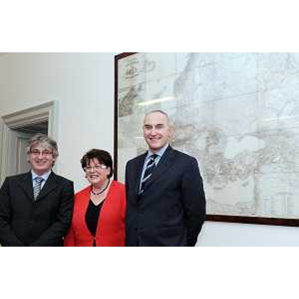 Renzo Tondo (Presidente Friuli Venezia Giulia), Barbara Stamm (Presidente Parlamento Baviera) e Maurizio Franz (Presidente Consiglio regionale) nel corso della tavola rotonda "La Baviera e il Friuli Venezia Giulia, il cuore dell'Europa. Così vicini, così lontani?", nella sede della Regione. (Trieste 16/11/10)
