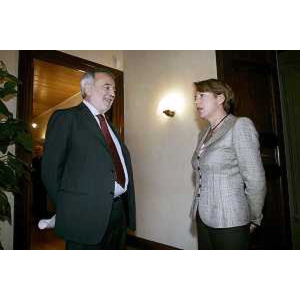 Luigi Nicolais (Ministro per le Riforme e l’Innovazione nella Pubblica Amministrazione) con Cristiana Compagno (Direttore Scientifico di PNI) presenti alla quarta edizione del Premio Nazionale Innovazione/PNI. (Roma 29/11/06)