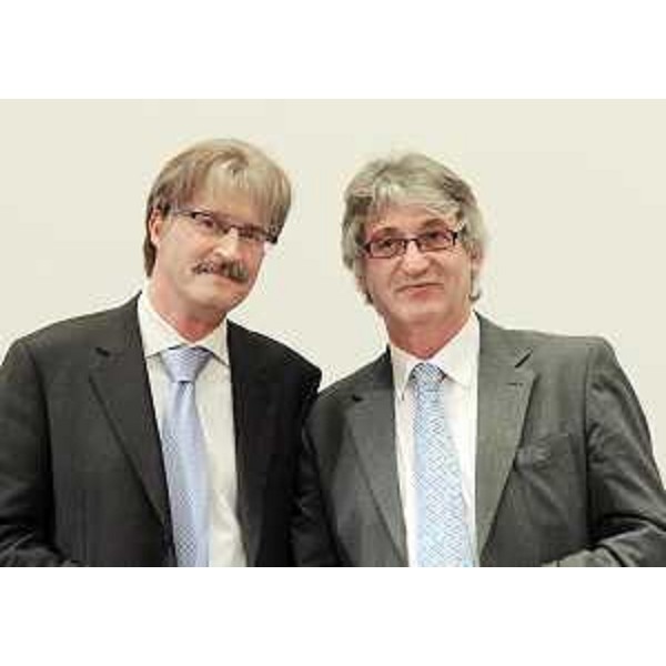 Andro Merkù e Renzo Tondo (Presidente Friuli Venezia Giulia) in occasione delle premiazioni dell'Associazione "Arancia e Limone d'Oro / Riccardino d'Oro". (Trieste 15/11/10)