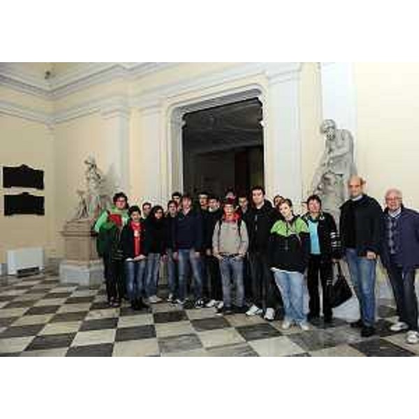 Studenti visitano il Palazzo di Piazza Unità d'Italia sede della Regione (Palazzo dell'ex Lloyd Triestino) per l'iniziativa "Diamo un futuro al nostro passato - Mattinata FAI - Fondo per l'Ambiente Italiano per le scuole superiori". (Trieste 18/11/10)