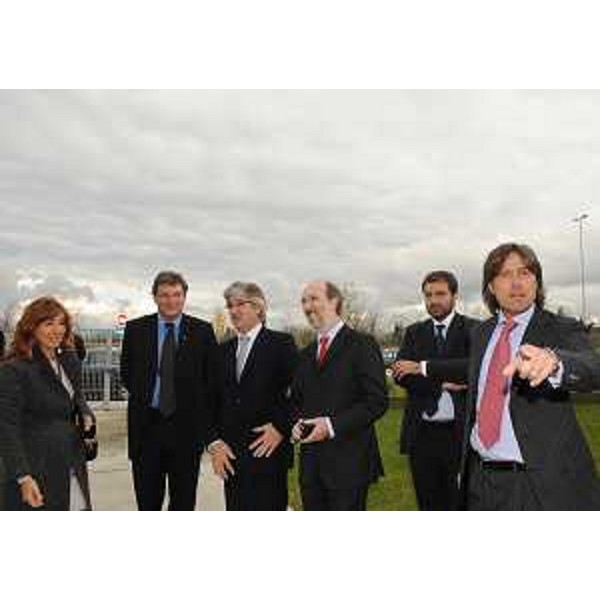 Renzo Tondo (Presidente Friuli Venezia Giulia) e Riccardo Riccardi (Assessore regionale Viabilità e Trasporti) all'inaugurazione della nuova sede direzionale della società cooperativa di servizi Euro&Promos Group nella ZIU-Zona Industriale Udinese. (Udine 19/11/10)