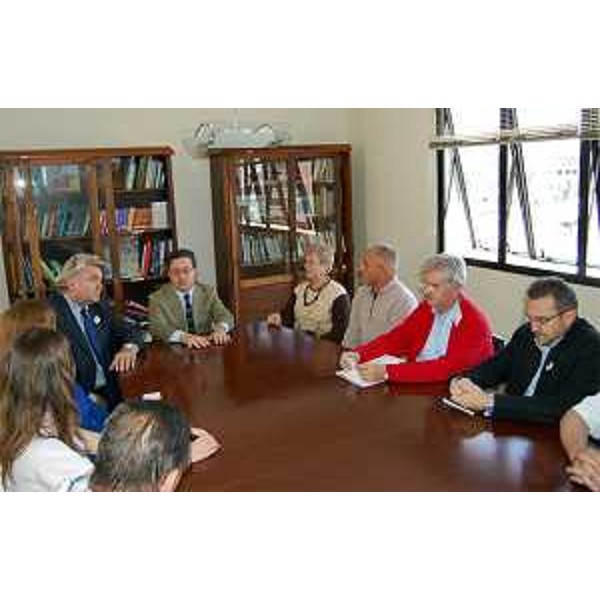 Francesco Barbaro (Console generale d'Italia a Porto Alegre, Brasile), in occasione del Premio Fedeltà al Lavoro, riceve la delegazione italiana della Destra Tagliamento guidata da Elio De Anna (Assessore regionale Cultura e Rapporti internazionali). (Porto Alegre, Brasile 21/11/10)