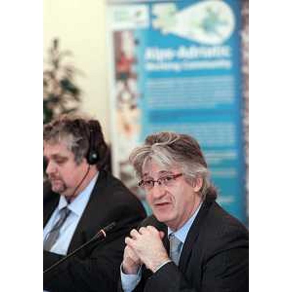 Renzo Tondo (Presidente Friuli Venezia Giulia) nel corso dell'Assemblea plenaria della Comunità di lavoro Alpe Adria, al MIB. (Trieste 22/11/10)