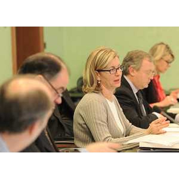 Sandra Savino (Assessore regionale Finanze, Patrimonio e Programmazione) nel corso della riunione della Giunta regionale, in Consiglio regionale. (Trieste 25/11/10)