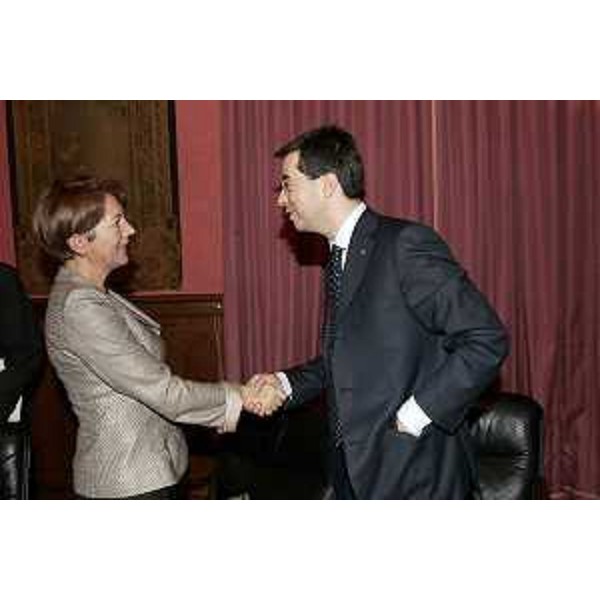 Cristiana Compagno (Direttore Scientifico di PNI e Presidente della Giuria) con Matteo Colaninno (Presidente Giovani Imprenditori) alla quarta edizione del Premio Nazionale Innovazione/PNI. (Roma 29/11/06)