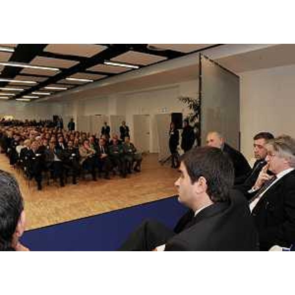 Raffaele Fitto (Ministro Rapporti con Regioni e per Coesione territoriale) e Renzo Tondo (Presidente Friuli Venezia Giulia) all'inaugurazione della nuova sede del CAFC-Consorzio per l'Acquedotto del Friuli Centrale S.p.A. (Udine 27/11/10)