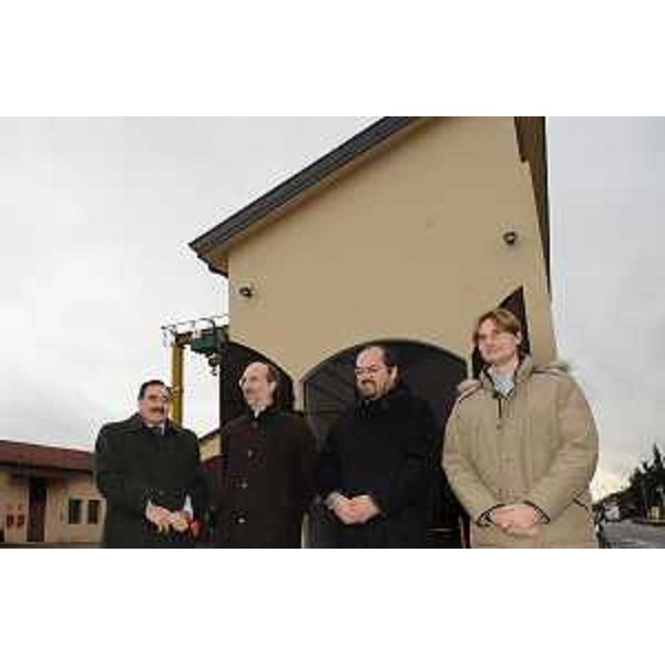 Al centro, Corrado Leonarduzzi (Amministratore delegato FUC) e Riccardo Riccardi (Assessore regionale Mobilità e Infrastrutture Trasporto) all'inaugurazione dell'ampliamento dell'officina delle Ferrovie Udine - Cividale (FUC). (Udine 29/11/10)