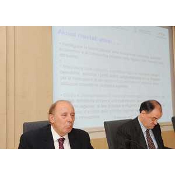 Giancarlo Michellone (Presidente AREA Science Park) e Roberto Molinaro (Assessore regionale Ricerca) alla nona conferenza annuale del Coordinamento degli Enti di Ricerca del Friuli Venezia Giulia, all'AREA Science Park. (Trieste 30/11/10)
