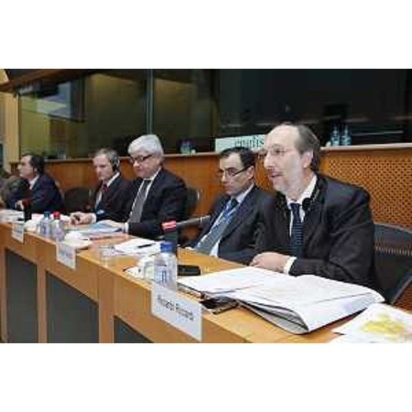 Riccardo Riccardi (Assessore regionale Infrastrutture e Mobilità) nella sede del Parlamento europeo per la richiesta di estensione verso l'Adriatico del "Progetto prioritario ferroviario 23". (Bruxelles 02/12/10)