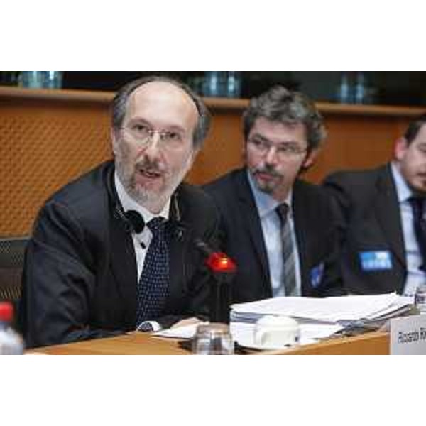 Riccardo Riccardi (Assessore regionale Infrastrutture e Mobilità) nella sede del Parlamento europeo per la richiesta di estensione verso l'Adriatico del "Progetto prioritario ferroviario 23". (Bruxelles 02/12/10)