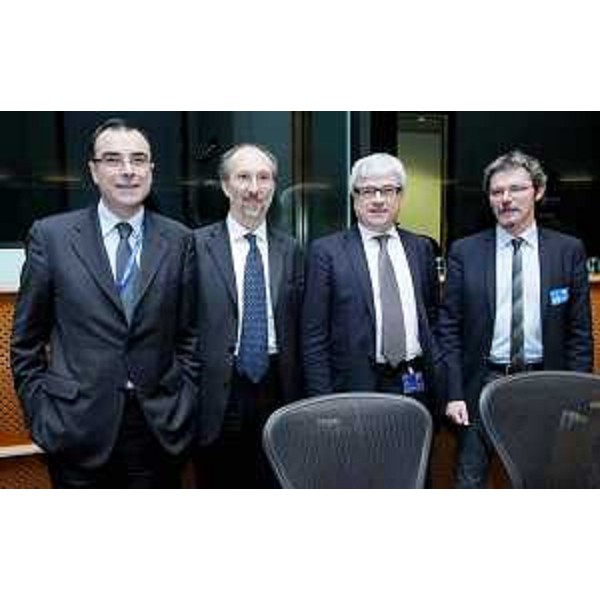 Roberto Ferrazza (Responsabile Programmi europei Ministero Trasporti), Riccardo Riccardi (Assessore regionale Infrastrutture e Mobilità) Antonio Cancian (Europarlamentare Veneto) e Alfredo Peri (Assessore regionale Emilia Romagna) nella sede del Parlamento europeo per la richiesta di estensione verso l'Adriatico del "Progetto prioritario ferroviario 23". (Bruxelles 02/12/10)