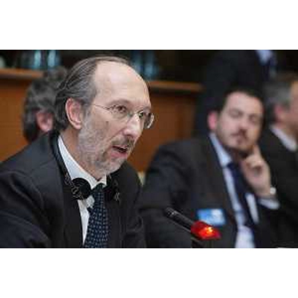 Riccardo Riccardi (Assessore regionale Infrastrutture e Mobilità) nella sede del Parlamento europeo per la richiesta di estensione verso l'Adriatico del "Progetto prioritario ferroviario 23". (Bruxelles 02/12/10)