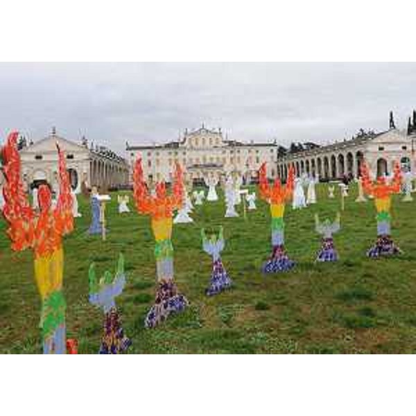 Installazioni del Coro degli Angeli. (Villa Manin di Passariano 04/12/10)