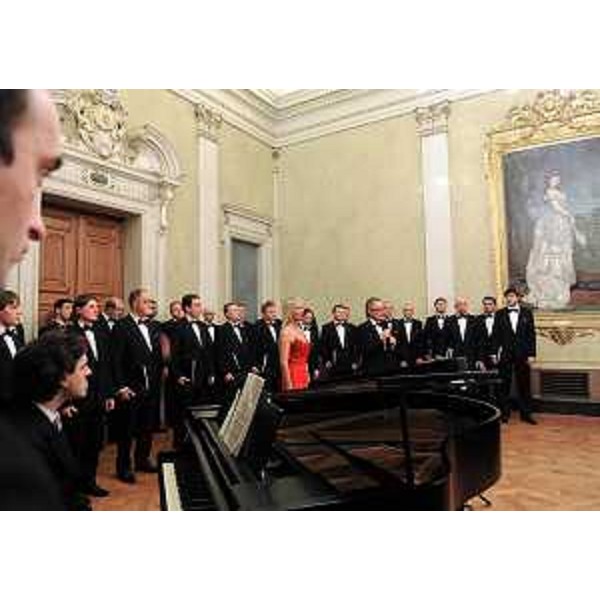 Il Coro Polifonico di Ruda, diretto da Fabiana Noro, invitato da Renzo Tondo (Presidente Friuli Venezia Giulia) ad esibirsi nel salone di rappresentanza del Palazzo di Piazza Unità d'Italia, sede della Regione. (Trieste 15/12/10)