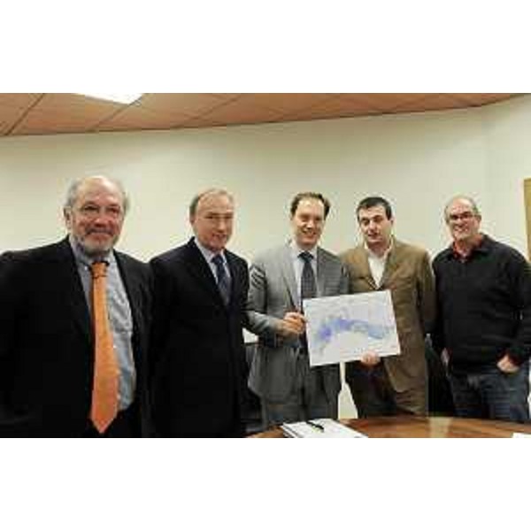 Gianni Menchini (Commissario delegato Emergenza Laguna Marano e Grado), Paride Cargnelutti (Consigliere regionale), Luca Ciriani (Vicepresidente FVG e Assessore regionale Ambiente), Renato Villalta (Commissario Autorità di Bacino regionale FVG) e Giorgio Fontolan (Direttore Dipartimento Geoscienze Università Trieste) alla presentazione della Carta batimetrica della Laguna di Marano e Grado. (Udine 21/12/10)