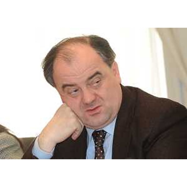 Roberto Molinaro (Assessore regionale Istruzione, Università, Ricerca, Famiglia, Associazionismo, Cooperazione) nel corso della conferenza stampa di fine anno, nella sede della Regione. (Trieste 29/12/10)