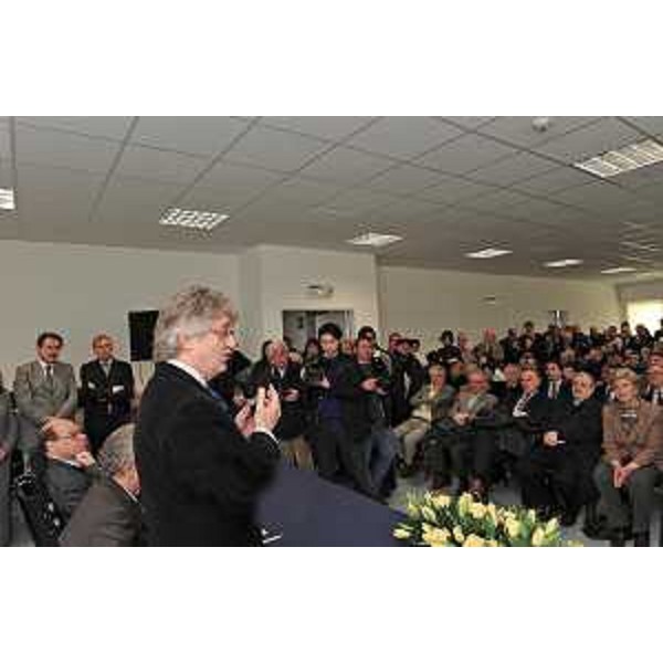 Renzo Tondo (Presidente Friuli Venezia Giulia) interviene all'inaugurazione del Centro per disabili gravi-gravissimi 'Il vecjo rôl', dell'ASS 4 Medio Friuli. (Udine 14/01/11)