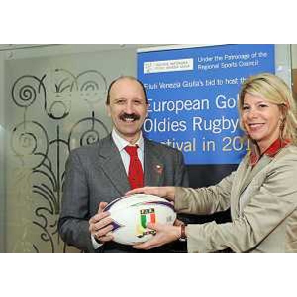 Stefano De Rosa (Comitato organizzatore EGOR 2012) e Federica Seganti (Assessore regionale Attività produttive) alla presentazione dell'European Golden Oldies Rugby Festival - EGOR 2012. (Trieste 18/01/11)