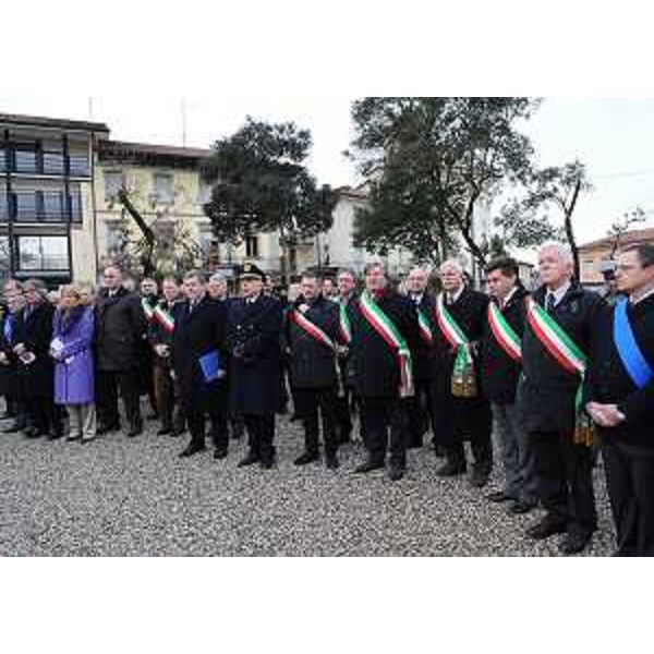 Pietro Fontanini (Presidente Provincia Udine), Renzo Tondo (Presidente Friuli Venezia Giulia), Federica Seganti (Assessore regionale Sicurezza), Maurizio Franz (Presidente Consiglio regionale) e molte autorità alle celebrazioni della 2a Giornata regionale delle Polizie locali, nella ricorrenza del Patrono San Sebastiano, a Villa Dora. (San Giorgio di Nogaro 20/11/2011)