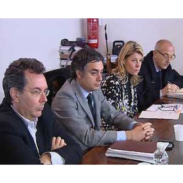 Graziano Pizzimenti (Vicesindaco Marano L.), Mario Cepile (Sindaco Marano L.), Federica Seganti (Assessore regionale Attività produttive) e Franco Milan (Direttore centrale Attività produttive) all'incontro sulle prospettive della MaranCoop, Cooperativa avviata da lavoratori della ex Maruzzella, Comune di Marano e CISL Udine, in Municipio. (Marano Lagunare 21/01/11)
