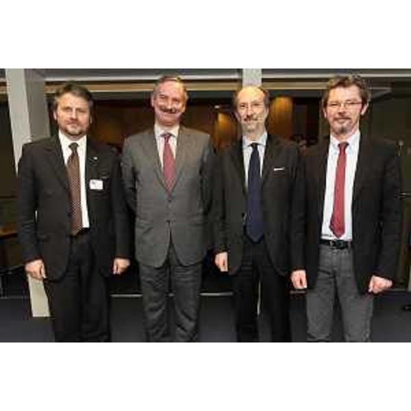 Roberto Ciambetti (Assessore Bilancio Veneto), Siim Kallas (Vicepresidente Commissione europea e Commissario europeo Trasporti), Riccardo Riccardi (Assessore Viabilità e Trasporti FVG) e Alfredo Peri (Assessore Trasporti Emilia-Romagna) alla riunione sul PP-Progetto Prioritario 23 per il Corridoio baltico-adriatico. (Bruxelles 31/01/11)