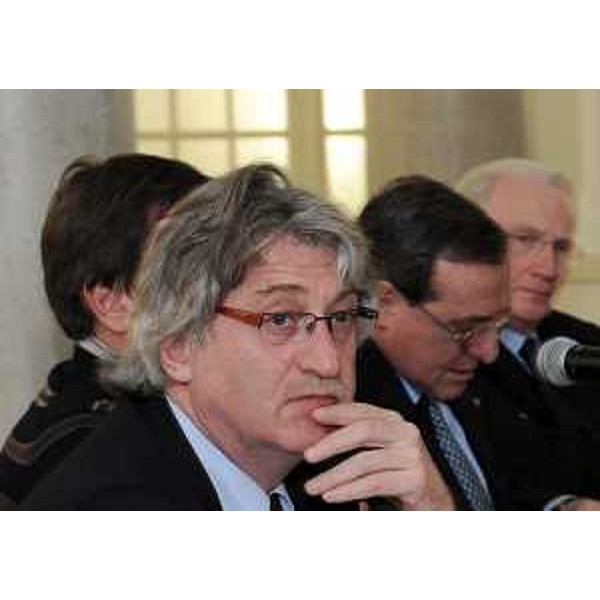 Renzo Tondo (Presidente Friuli Venezia Giulia) al convegno "Ditenave: il ruolo del distretto tecnologico nella sfida della competitività", all'ex Albergo Impiegati. (Monfalcone 10/02/11)