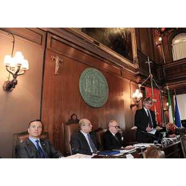 Franco Frattini (Ministro Affari esteri), Roberto Dipiazza (Sindaco Trieste), Sergio Pacor (Presidente Consiglio comunale Trieste) e Renzo Tondo (Presidente Friuli Venezia Giulia) alla presentazione della mostra "Luigi Einaudi, una vita per l'Italia e per l'Europa", nella sala consiliare del Comune. (Trieste 11/02/11) 