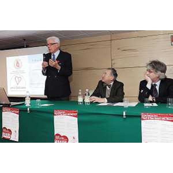 Attilio Maseri (Cardiologo), Piero Villotta (Giornalista) e Renzo Tondo (Presidente Friuli Venezia Giulia) al convegno "Apri il tuo Cuore alla Ricerca" organizzato dall'Associazione nazionale Medici cardiologi ospedalieri e dalla Fondazione 'Per il tuo Cuore'. (Arta Terme 12/02/11)