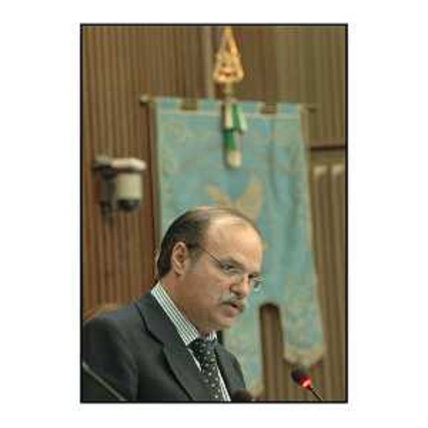 Gianfranco Moretton (Vicepresidente e Assessore regionale all'ambiente, lavori pubblici e protezione civile) nel corso di un intervento in Consiglio Regionale